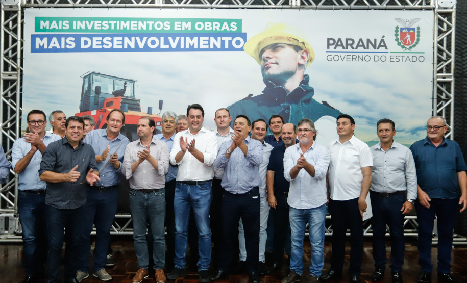 O Governo do Estado confirmou nesta quinta-feira (10) a liberação de R$ 6,3 milhões para nove municípios da Região Oeste do Paraná