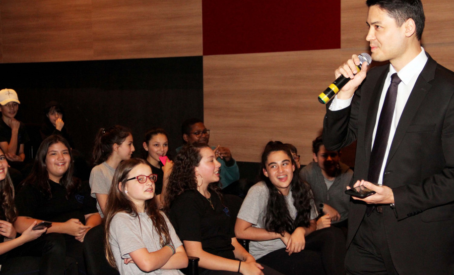 A Secretaria de Estado da Justiça, Família e Trabalho promoveu na Semana da Criança o ‘Seminário Reconecte – Criança, Adolescente e Família na Era Digital’, com o objetivo de orientar os jovens sobre os cuidados que devem ser tomados em relação aos crimes cibernéticos. Foto: Divulgação/SEJUF