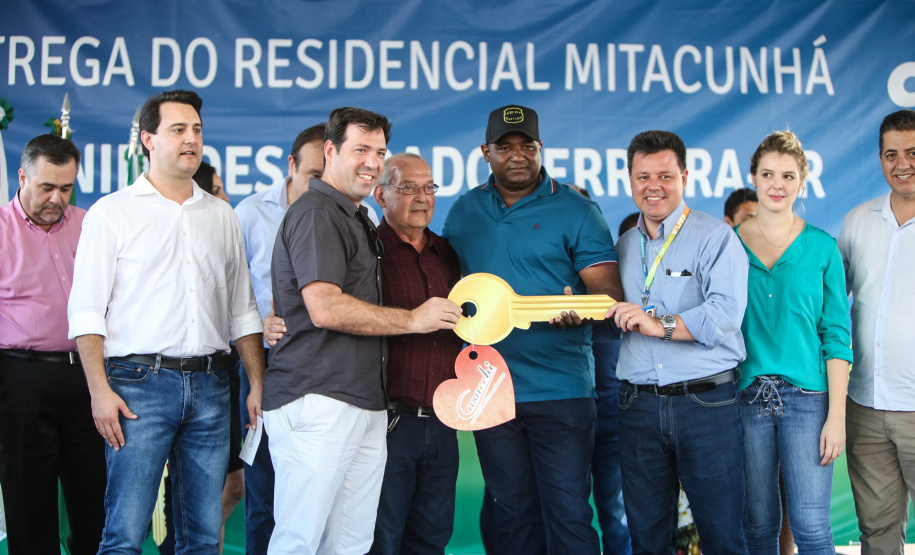 O governador Carlos Massa Ratinho Junior entrega nesta sexta-feira (11) moradias populares em Prado Ferreira. As moradias fazem parte de um projeto integrado do Governo do Estado com o Governo Federal e o município. Foto: Gilson Abreu/AEN