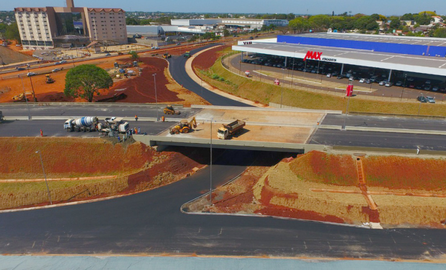 As obras de adequação do cruzamento entre a BR-277 e a Avenida Costa e Silva, em Foz do Iguaçu, que incluem a construção de um novo viaduto, estão quase concluídas. Prevista para ser finalizada em abril de 2020, a obra deve ser entregue nas próximas semanas.Foto: Divulgação/SEIL