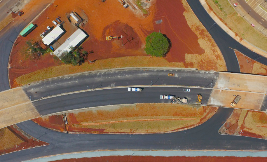 As obras de adequação do cruzamento entre a BR-277 e a Avenida Costa e Silva, em Foz do Iguaçu, que incluem a construção de um novo viaduto, estão quase concluídas. Prevista para ser finalizada em abril de 2020, a obra deve ser entregue nas próximas semanas.Foto: Divulgação/SEIL