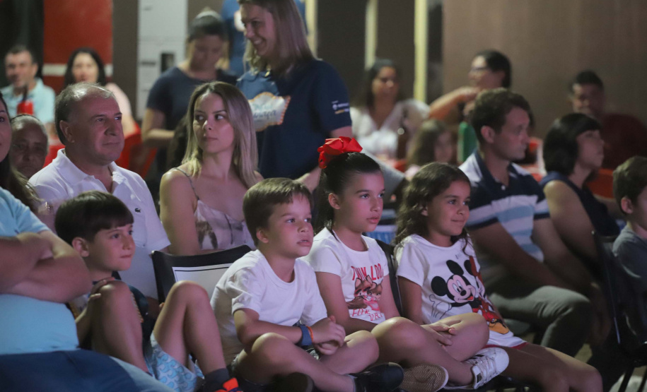 Marumbi é a primeira cidade a receber o programa Cinema na Praça. Presentes no evento: prefeito de Marumbi, Adhemar Francisco Rejani; Primeira Dama do Estado, Luciana Saito Massa; entre outros. N/F: Lucas Henrique Muniz.Marumbi, 12-10-19.Foto: Arnaldo Alves / AEN.