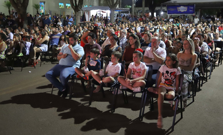 Marumbi é a primeira cidade a receber o programa Cinema na Praça. Presentes no evento: prefeito de Marumbi, Adhemar Francisco Rejani; Primeira Dama do Estado, Luciana Saito Massa; entre outros. N/F: Lucas Henrique Muniz.Marumbi, 12-10-19.Foto: Arnaldo Alves / AEN.