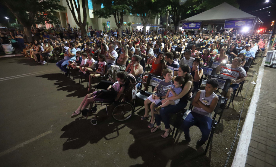 Marumbi é a primeira cidade a receber o programa Cinema na Praça. Presentes no evento: prefeito de Marumbi, Adhemar Francisco Rejani; Primeira Dama do Estado, Luciana Saito Massa; entre outros. N/F: Lucas Henrique Muniz.Marumbi, 12-10-19.Foto: Arnaldo Alves / AEN.