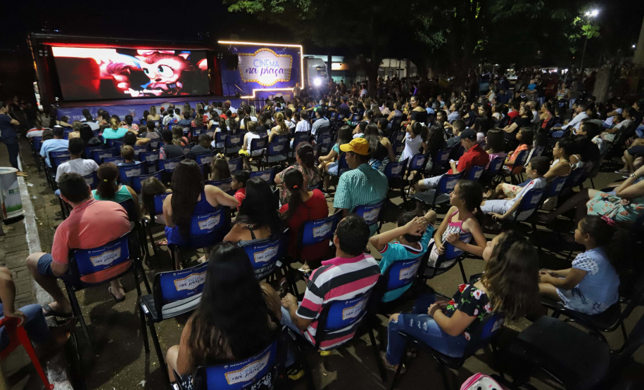 Marumbi é a primeira cidade a receber o programa Cinema na Praça. Presentes no evento: prefeito de Marumbi, Adhemar Francisco Rejani; Primeira Dama do Estado, Luciana Saito Massa; entre outros. N/F: Lucas Henrique Muniz.Marumbi, 12-10-19.Foto: Arnaldo Alves / AEN.