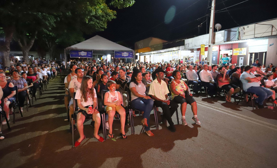Marumbi é a primeira cidade a receber o programa Cinema na Praça. Presentes no evento: prefeito de Marumbi, Adhemar Francisco Rejani; Primeira Dama do Estado, Luciana Saito Massa; entre outros. N/F: Lucas Henrique Muniz.Marumbi, 12-10-19.Foto: Arnaldo Alves / AEN.