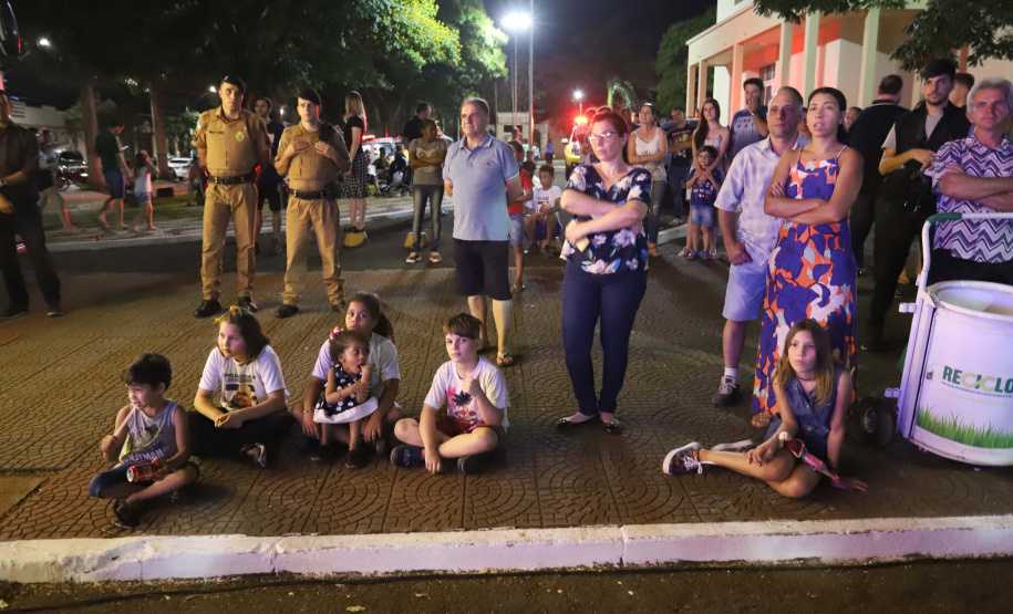 Marumbi é a primeira cidade a receber o programa Cinema na Praça. Presentes no evento: prefeito de Marumbi, Adhemar Francisco Rejani; Primeira Dama do Estado, Luciana Saito Massa; entre outros. N/F: Lucas Henrique Muniz.Marumbi, 12-10-19.Foto: Arnaldo Alves / AEN.