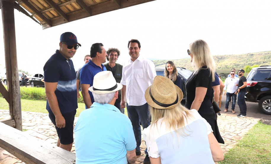 O governador Carlos Massa Ratinho Junior acompanha neste domingo (13) o Festival de Balonismo, que acontece no Parque Estadual de Vila Velha, em Ponta Grossa. Presente: prefeito de Ponta Grossa, Marcelo Rangel; secretário de Desenvolvimento Sustentável e Turismo, Márcio Nunes; Sandro Alex; entre outros.Ponta Grossa, 13-10-19.Foto: Arnaldo Alves / AEN.