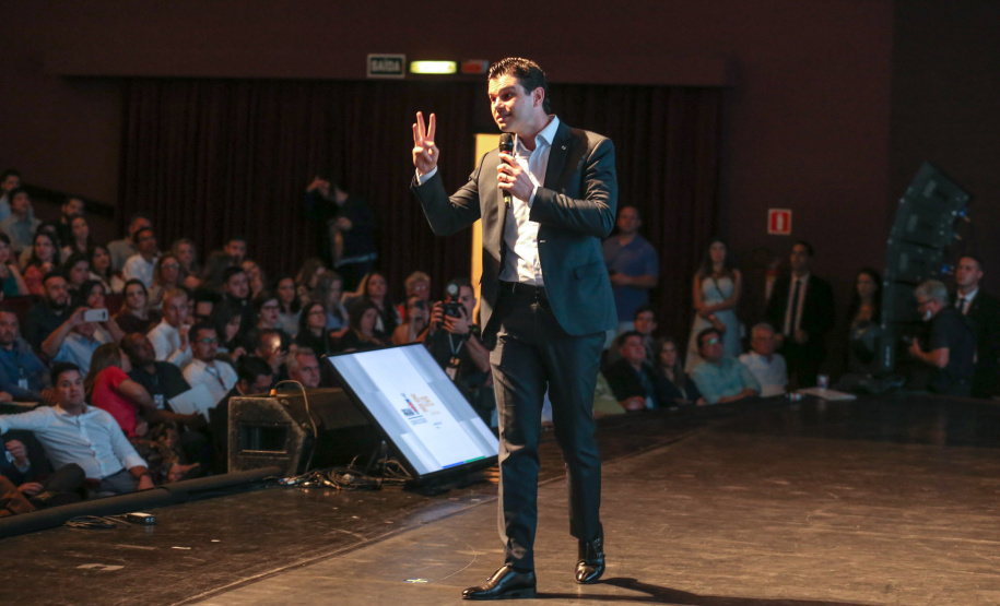 O governador Carlos Massa Ratinho Junior lança nesta quarta-feira (09) evento Governo 5.0 - Inovação a Serviço da População, Como Fazer Diferente,Como Pensar Diferente, no Teatro Guaira em Curitiba.  14/10/2019 - Foto: Geraldo Bubniak/AEN