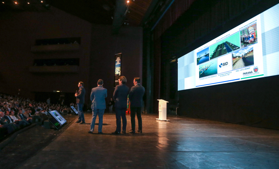 O governador Carlos Massa Ratinho Junior lança nesta quarta-feira (09) evento Governo 5.0 - Inovação a Serviço da População, Como Fazer Diferente,Como Pensar Diferente, no Teatro Guaira em Curitiba.  14/10/2019 - Foto: Geraldo Bubniak/AEN