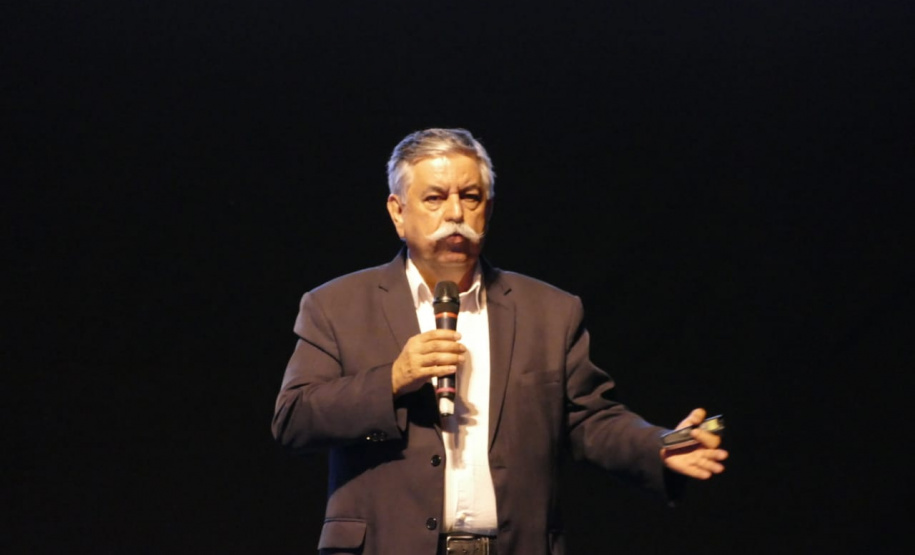 Governo 5.0 – Inovação a Serviço da População, Como Fazer Diferente, Como Pensar Diferente. Na foto, o professor Neri dos Santos. Foto: Arnaldo ALves/AEN