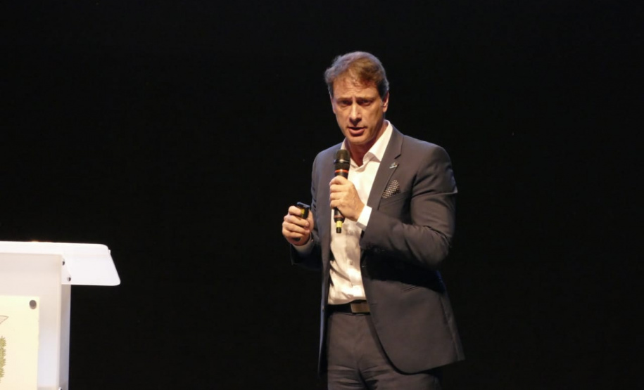 Governo 5.0 – Inovação a Serviço da População, Como Fazer Diferente, Como Pensar Diferente. Na foto, o diretor-presidente da Sanepar, Claudio Stabile. Foto: Arnaldo Alves/AEN