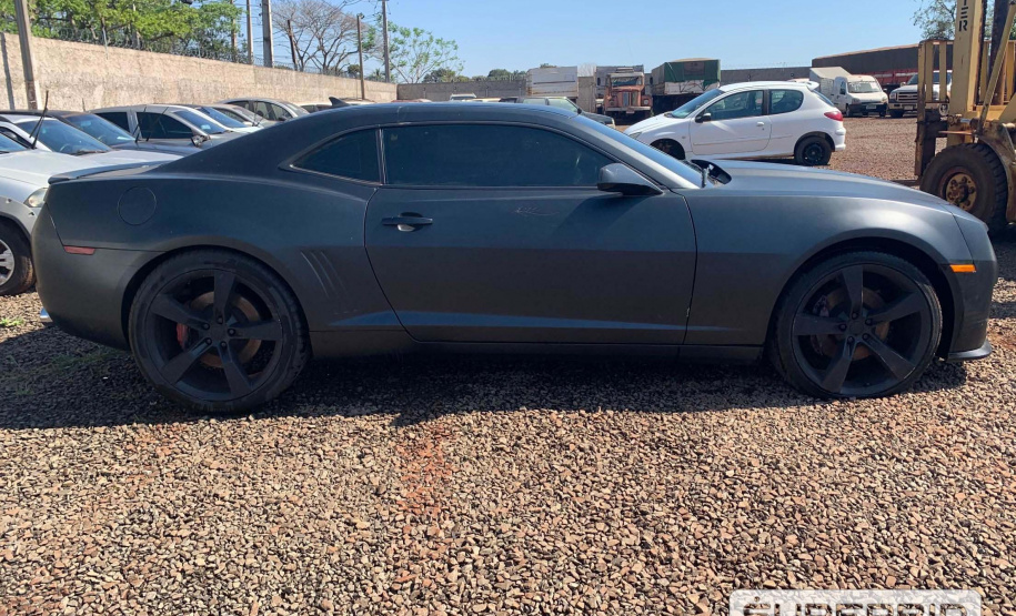 O Paraná será o primeiro estado a sediar uma série de cinco leilões de veículos apreendidos em processos judiciais envolvendo tráfico de drogas, cujos recursos serão destinados ao combate ao narcotráfico. O certame que inclui 20 veículos acorrerá nesta quarta-feira (16), às 14 horas, no auditório da Polícia Federal em Foz do Iguaçu, e poderá ser acompanhado em tempo real pela internet. Foto: Divulgação / Site da leiloeira