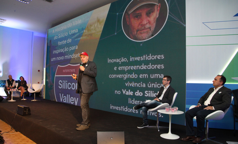 Como um investidor Anjo e organizações que trabalham com aceleração de startups selecionam projetos para apoiar? A questão foi tema do debate que encerrou o primeiro dia da Semana Paraná Inovador, na noite de terça-feira (15), no Palácio Iguaçu