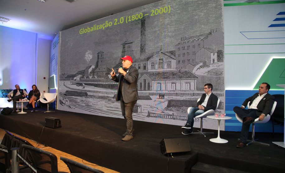 Como um investidor Anjo e organizações que trabalham com aceleração de startups selecionam projetos para apoiar? A questão foi tema do debate que encerrou o primeiro dia da Semana Paraná Inovador, na noite de terça-feira (15), no Palácio Iguaçu