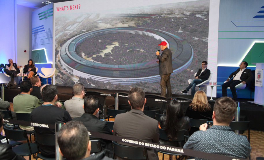 Como um investidor Anjo e organizações que trabalham com aceleração de startups selecionam projetos para apoiar? A questão foi tema do debate que encerrou o primeiro dia da Semana Paraná Inovador, na noite de terça-feira (15), no Palácio Iguaçu