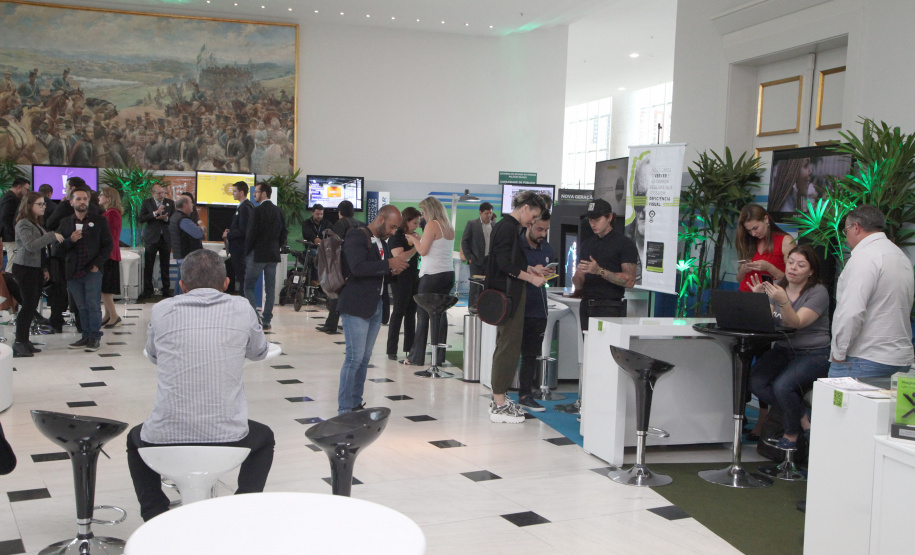 Como um investidor Anjo e organizações que trabalham com aceleração de startups selecionam projetos para apoiar? A questão foi tema do debate que encerrou o primeiro dia da Semana Paraná Inovador, na noite de terça-feira (15), no Palácio Iguaçu