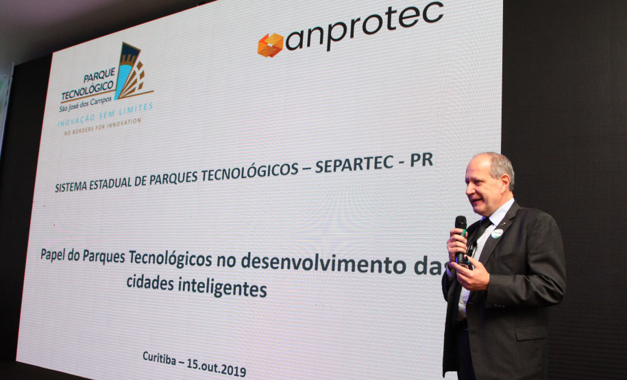 Semana Paraná Inovador. Na foto, o diretor de Relações Internacionais da ANPROTEC e Diretor de Desenvolvimento de Negócios doParque Tecnológico de São José dos Campos, Elso Alberti Junior. 15/10/2019 - Foto: Ari Dias/AEN