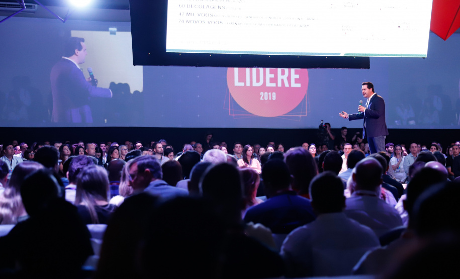 As medidas do Governo que contribuem para o Paraná atrair investimentos e apresentar desempenho positivo em indicadores como o crescimento da produção industrial e a abertura de empregos, foram tema da palestra do governador Carlos Massa Ratinho Junior, nesta quarta-feira (16), para empresários de Londrina e região.