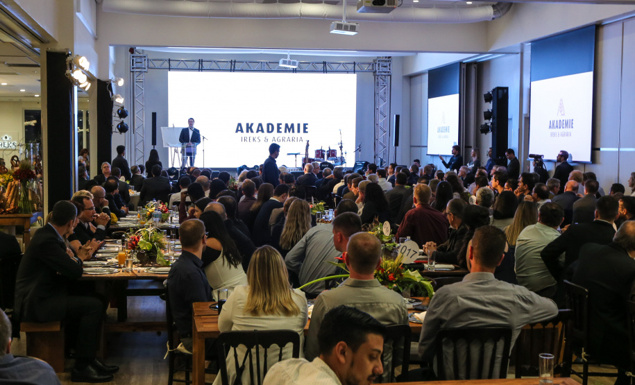 O governador Carlos Massa Ratinho Júnior participa nesta quarta-feira (16),  da inauguração da Akademie Ireks & Agrária, um centro de capacitação e desenvolvimento de novo empreendimento industrial instalado no distrito de Entre Rios.Guarapuava, 16/10/2019 -  Foto: Geraldo Bubniak/AEN