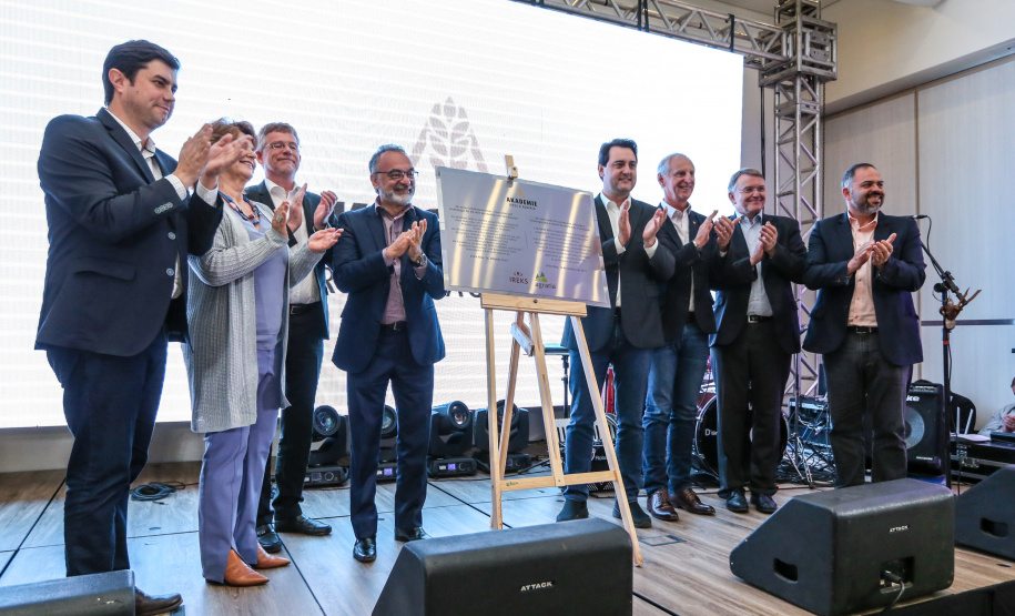O governador Carlos Massa Ratinho Júnior participa nesta quarta-feira (16),  da inauguração da Akademie Ireks & Agrária, um centro de capacitação e desenvolvimento de novo empreendimento industrial instalado no distrito de Entre Rios.Guarapuava, 16/10/2019 -  Foto: Geraldo Bubniak/AEN