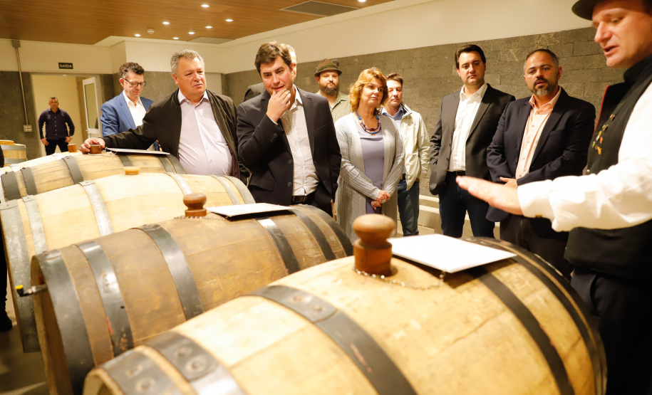 O governador Carlos Massa Ratinho Junior participou nesta quarta-feira (16) da inauguração do centro de treinamento e desenvolvimento de novos produtos para os segmentos de panificação e cervejaria Akademie Ireks & Agrária, em Guarapuava, no Centro-Sul do Estado. O centro é uma parceria entre a Ireks do Brasil (empresa de origem alemã) e a Cooperativa Agrária e foi idealizado para que os clientes dessas marcas possam testar e aprimorar seus produtos antes de lançá-los no mercado.