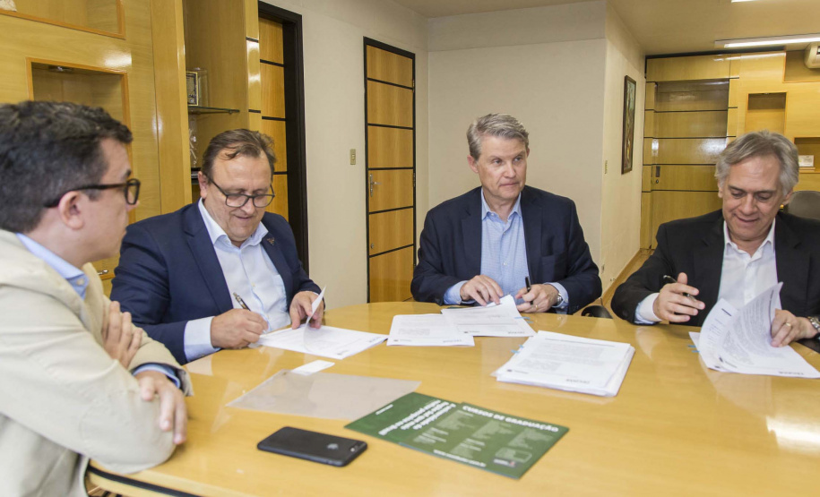 Acordo entre UEM e Tecpar fortalece pesquisa e soluções tecnológicas Foto: Divulgação/UEM