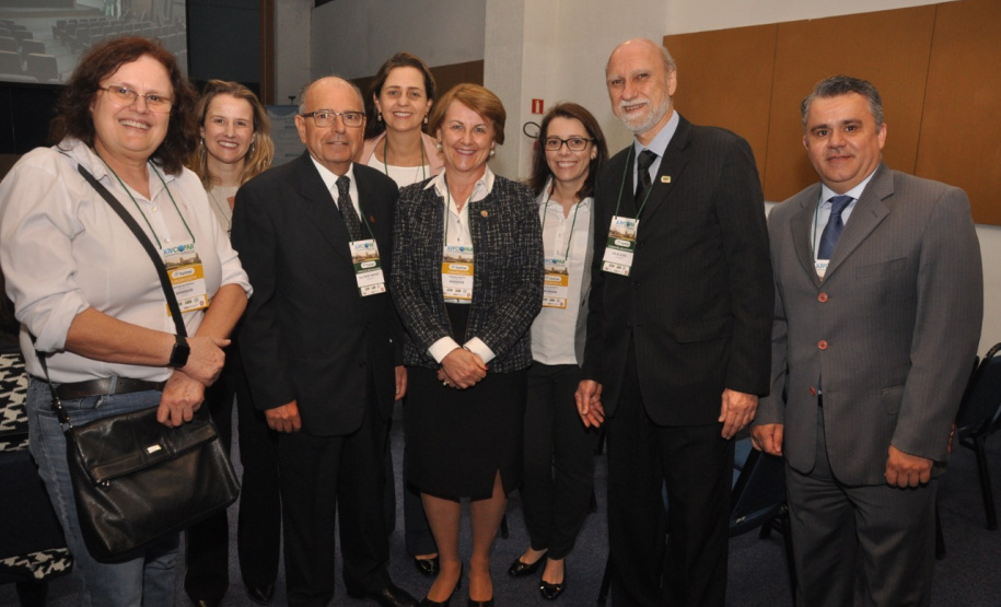 Até esta sexta-feira (18) acontece em Curitiba o Encontro Paranaense de Administradores e Técnicos em Saúde Pública Odontológica (Epatespo) e o XIV Congresso Internacional de Odontologia do Paraná (Ciopar). A Secretaria de Estado da Saúde é organizadora do encontro e participa do Ciopar com 200 odontólogos.Foto: Divulgação/SESA