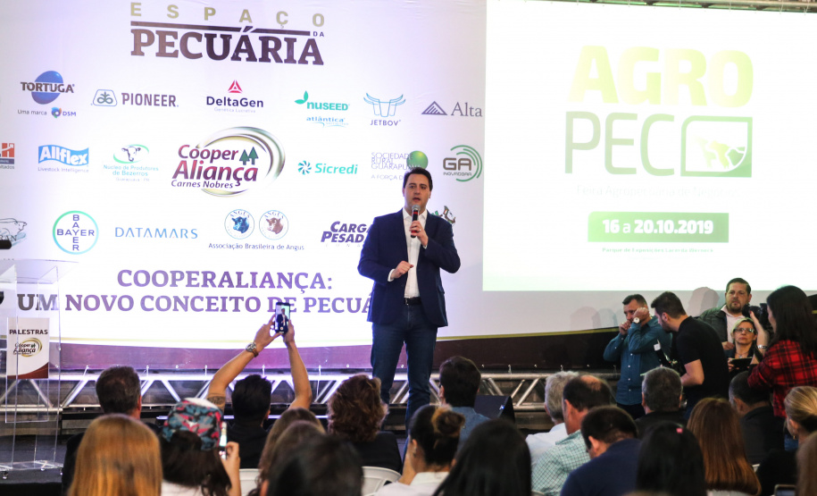 O governador Carlos Massa Ratinho Junior participa nesta quinta-feira (17),  no Parque de Exposições Lacerda Werneck, em Guarapuava, da primeira edição da Agropec, evento voltado a produtores rurais da região e que reúne palestras técnicas, leilões de animais e culinária tropeira e regional. Guarapuava, 17/10/2019 -  Foto: Geraldo Bubniak/AEN