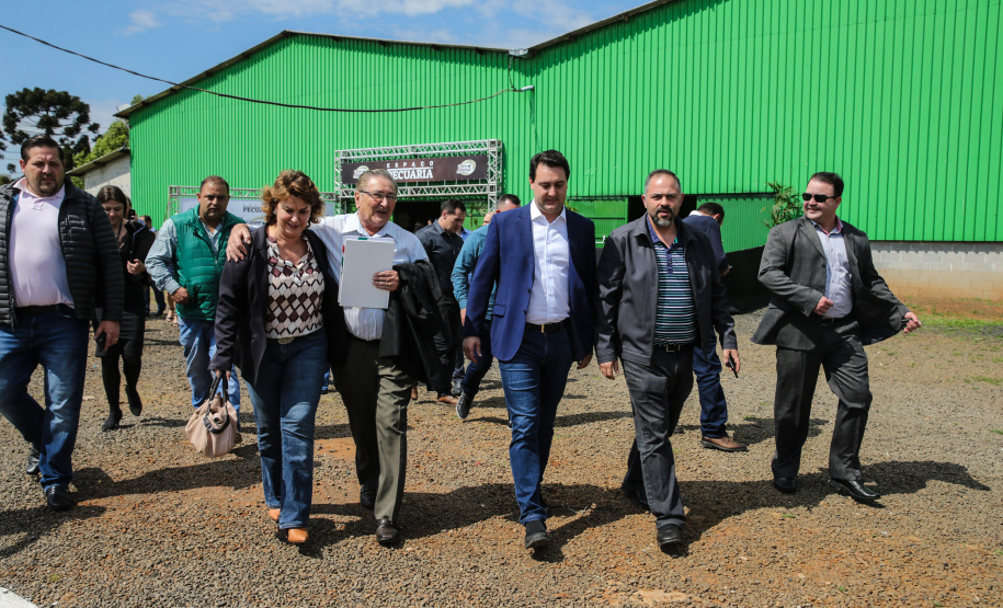 O governador Carlos Massa Ratinho Junior participa nesta quinta-feira (17),  no Parque de Exposições Lacerda Werneck, em Guarapuava, da primeira edição da Agropec, evento voltado a produtores rurais da região e que reúne palestras técnicas, leilões de animais e culinária tropeira e regional. Guarapuava, 17/10/2019 -  Foto: Geraldo Bubniak/AEN