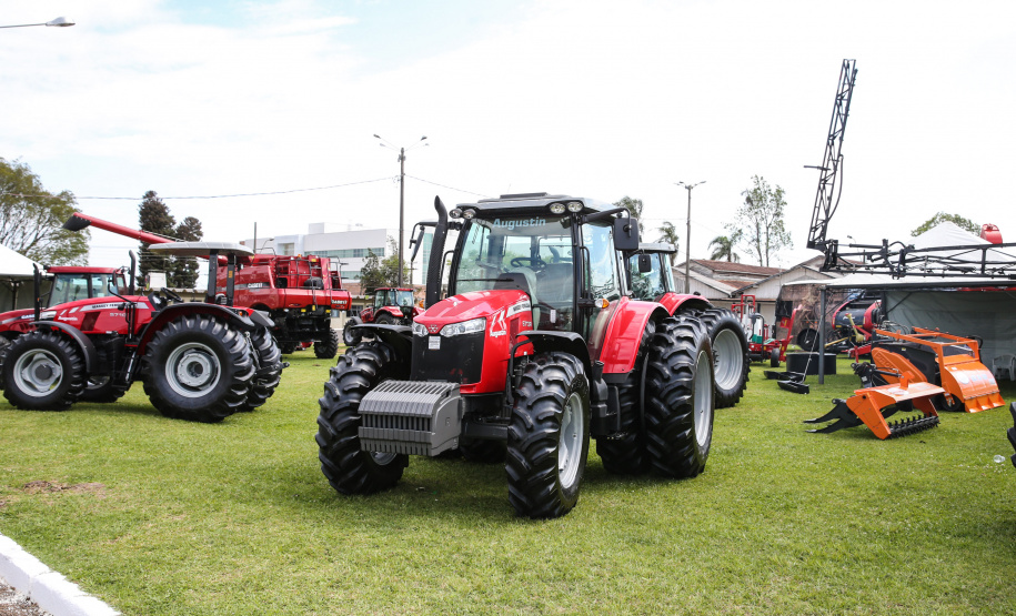 O governador Carlos Massa Ratinho Junior participa nesta quinta-feira (17),  no Parque de Exposições Lacerda Werneck, em Guarapuava, da primeira edição da Agropec, evento voltado a produtores rurais da região e que reúne palestras técnicas, leilões de animais e culinária tropeira e regional. Guarapuava, 17/10/2019 -  Foto: Geraldo Bubniak/AEN