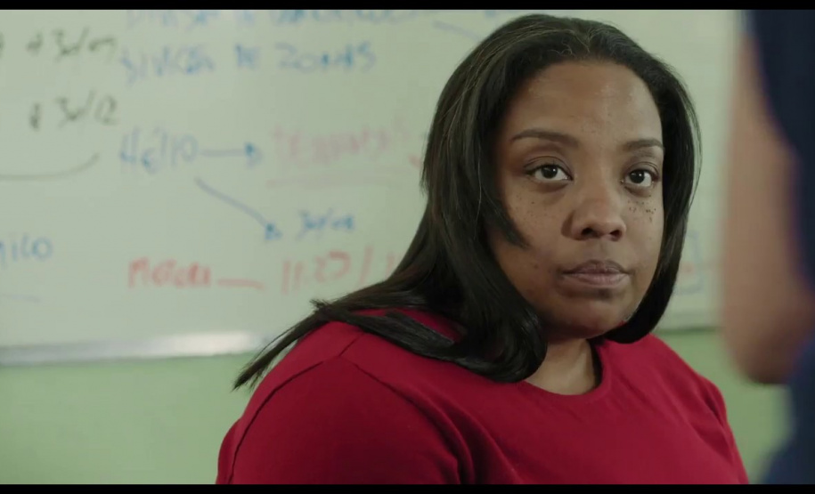 18/10 | SEXTA

19h | Temporada
Direção de André Novais de Oliveira
2019, 1h52min
Juliana está saindo de Itaúna, no interior de Minas Gerais, para morar em Contagem, na região metropolitana de Belo Horizonte. Seu novo emprego, em que ela combate endemias da região, cria situações pouco usuais e apresenta a ela pessoas novas, que começam a mudar sua vida. Se adaptando à nova rotina, ela enfrenta dificuldades no relacionamento com seu marido, que também vai para a cidade grande.