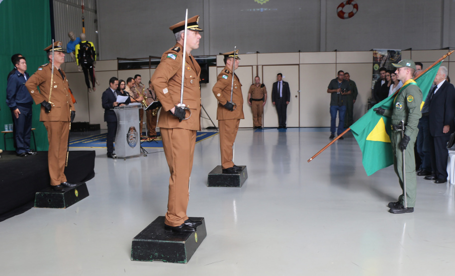 O tenente-coronel Júlio Cesar Pucci dos Santos assumiu nesta quinta-feira (17) o comando do Batalhão de Polícia Militar de Operações Aéreas (BPMOA). O evento aconteceu na sede do BPMOA, no Hangar 12 do Aeroporto Bacacheri, em Curitiba. Autoridades políticas e militares estiveram no evento.