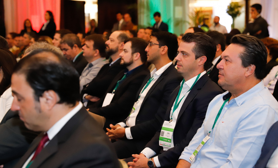 O governador Carlos Massa Ratinho Junior participou neste sábado (19), em Florianópolis (SC), da quinta reunião do Consórcio de Integração Sul e Sudeste (Cosud), que reúne os sete estados das duas regiões. Ratinho Junior destacou a importância de o consórcio discutir temas que colaborem com o País como um todo.