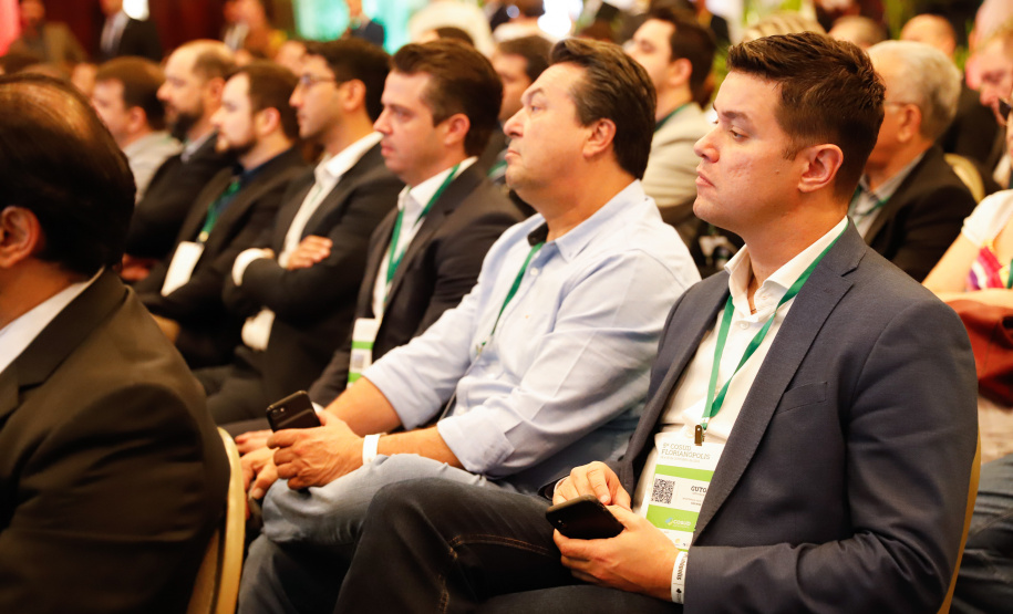 O governador Carlos Massa Ratinho Junior participou neste sábado (19), em Florianópolis (SC), da quinta reunião do Consórcio de Integração Sul e Sudeste (Cosud), que reúne os sete estados das duas regiões. Ratinho Junior destacou a importância de o consórcio discutir temas que colaborem com o País como um todo.