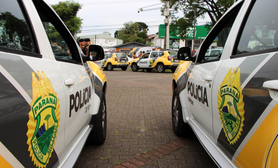 A Operação Todos por Um, realizada pelo 1º Comando Regional da PM (1º CRPM), nesta sexta-feira (18), em Curitiba, abordou 900 pessoas e encaminhou 14 para delegacias. Vinte veículos foram apreendidos. Houve também a lavratura de nove Termos Circunstanciados (oito por uso de drogas e um por desacato). A operação iniciou-se por volta de 17 horas e seguiu até às 23 horas. Foto: Soldado Ismael Ponchio
