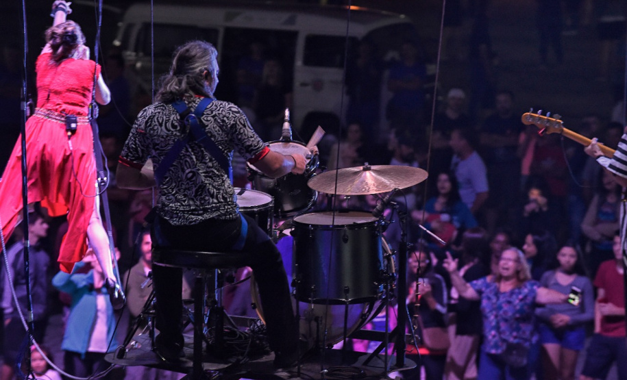 Guaratuba, Antonina, Matinhos, Morretes, Pontal do Paraná, Guaraqueçaba e Paranaguá, no Litoral, abrigam até o próximo fim de semana competições de handebol, surf, triátlon, além de espetáculos de balonismo e Futebol das Estrelas. É a quarta etapa dos Jogos de Aventura e Natureza, a segunda no Litoral do Estado. A abertura foi sábado (19) e as atividades acontecem durante a semana.Foto: Denis Ferreira Netto/SEDEST