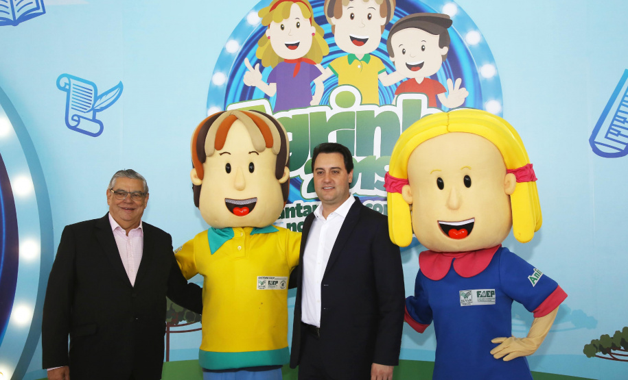 O governador Carlos Massa Ratinho Junior particiou nesta segunda-feira (21) do evento de premiação do Concurso Agrinho 2019. Promovido pela Federação da Agricultura do Paraná (Faep), com a parceria do Governo do Estado, o programa envolve, todo ano, aproximadamente 800 mil alunos e mais de 50 mil professores. Pinhais,21/10/2019 Foto:Jaelson Lucas / AEN