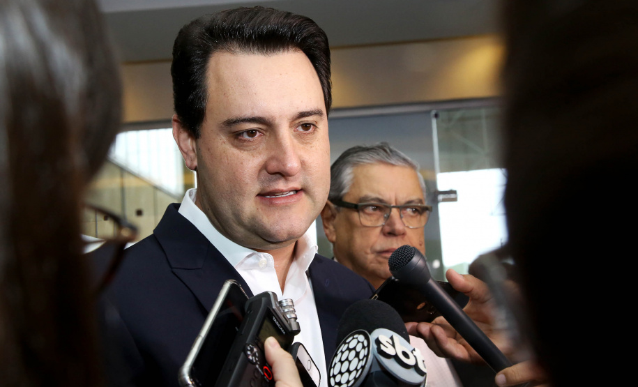 O governador Carlos Massa Ratinho Junior particiou nesta segunda-feira (21) do evento de premiação do Concurso Agrinho 2019. Promovido pela Federação da Agricultura do Paraná (Faep), com a parceria do Governo do Estado, o programa envolve, todo ano, aproximadamente 800 mil alunos e mais de 50 mil professores. Pinhais,21/10/2019 Foto:Jaelson Lucas / AEN