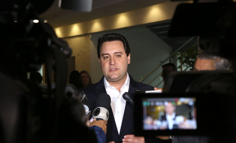 O governador Carlos Massa Ratinho Junior particiou nesta segunda-feira (21) do evento de premiação do Concurso Agrinho 2019. Promovido pela Federação da Agricultura do Paraná (Faep), com a parceria do Governo do Estado, o programa envolve, todo ano, aproximadamente 800 mil alunos e mais de 50 mil professores. Pinhais,21/10/2019 Foto:Jaelson Lucas / AEN