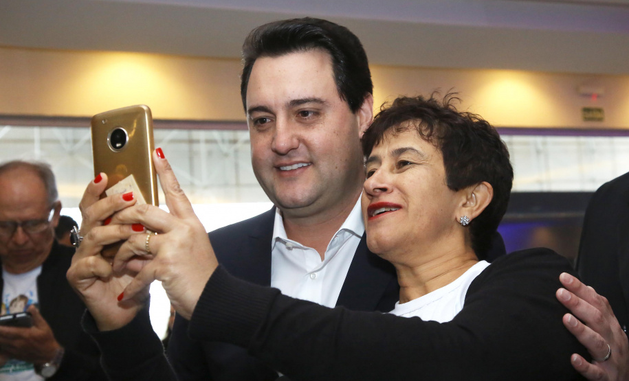 O governador Carlos Massa Ratinho Junior particiou nesta segunda-feira (21) do evento de premiação do Concurso Agrinho 2019. Promovido pela Federação da Agricultura do Paraná (Faep), com a parceria do Governo do Estado, o programa envolve, todo ano, aproximadamente 800 mil alunos e mais de 50 mil professores. Pinhais,21/10/2019 Foto:Jaelson Lucas / AEN