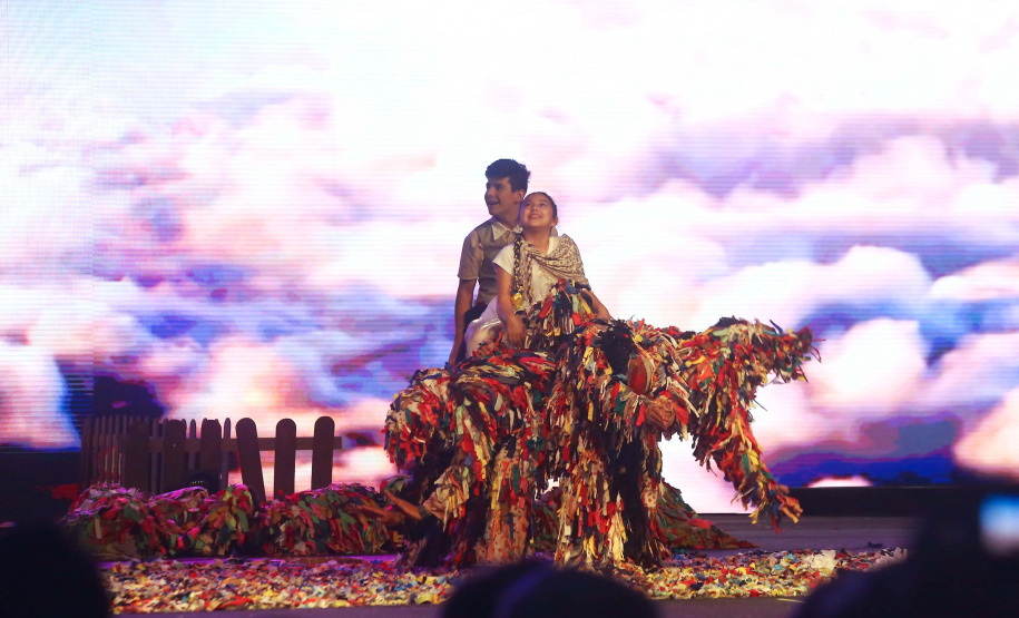 O governador Carlos Massa Ratinho Junior particiou nesta segunda-feira (21) do evento de premiação do Concurso Agrinho 2019. Promovido pela Federação da Agricultura do Paraná (Faep), com a parceria do Governo do Estado, o programa envolve, todo ano, aproximadamente 800 mil alunos e mais de 50 mil professores. Pinhais,21/10/2019 Foto:Jaelson Lucas / AEN