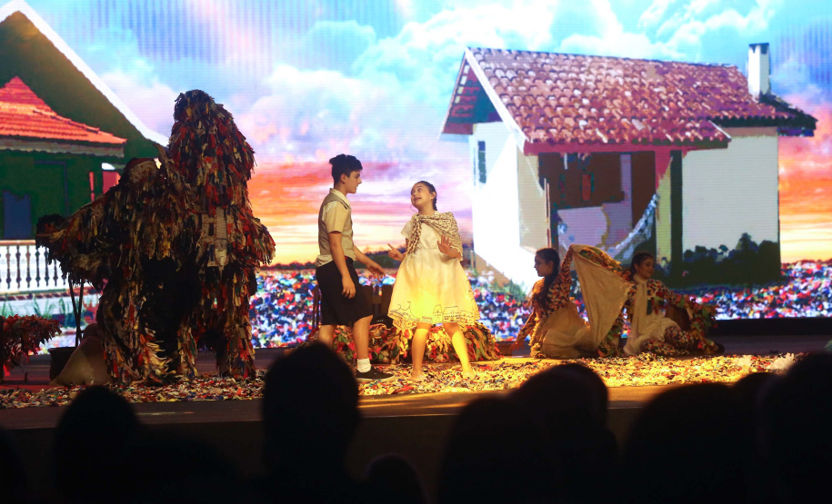 O governador Carlos Massa Ratinho Junior particiou nesta segunda-feira (21) do evento de premiação do Concurso Agrinho 2019. Promovido pela Federação da Agricultura do Paraná (Faep), com a parceria do Governo do Estado, o programa envolve, todo ano, aproximadamente 800 mil alunos e mais de 50 mil professores. Pinhais,21/10/2019 Foto:Jaelson Lucas / AEN