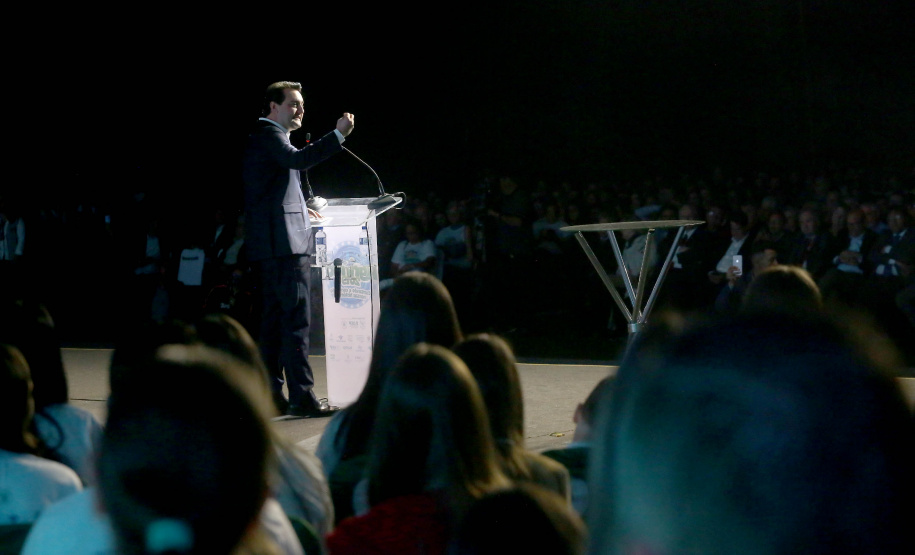 O governador Carlos Massa Ratinho Junior particiou nesta segunda-feira (21) do evento de premiação do Concurso Agrinho 2019. Promovido pela Federação da Agricultura do Paraná (Faep), com a parceria do Governo do Estado, o programa envolve, todo ano, aproximadamente 800 mil alunos e mais de 50 mil professores. Pinhais,21/10/2019 Foto:Jaelson Lucas / AEN