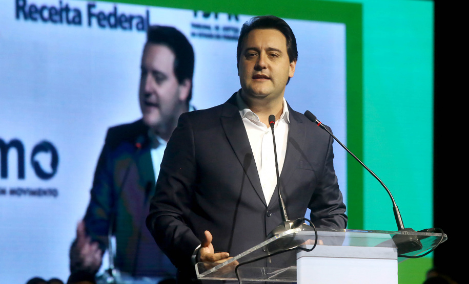 O governador Carlos Massa Ratinho Junior particiou nesta segunda-feira (21) do evento de premiação do Concurso Agrinho 2019. Promovido pela Federação da Agricultura do Paraná (Faep), com a parceria do Governo do Estado, o programa envolve, todo ano, aproximadamente 800 mil alunos e mais de 50 mil professores. Pinhais,21/10/2019 Foto:Jaelson Lucas / AEN