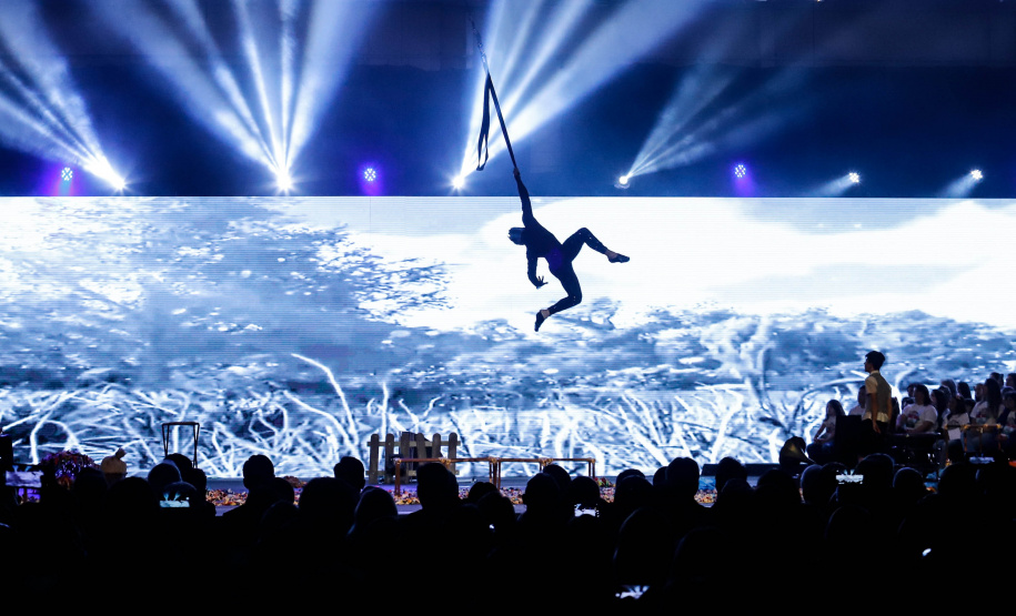 O Governo do Estado e a Federação da Agricultura do Estado do Paraná (Faep) renovaram nesta segunda-feira (21) o convênio para o programa Agrinho nas escolas estaduais do Paraná. O programa leva a escolas das redes públicas municipal e estadual atividades e materiais pedagógicos que tratam da preservação do meio ambiente, despertar da consciência de cidadania e questões que envolvem saúde e qualidade de vida.