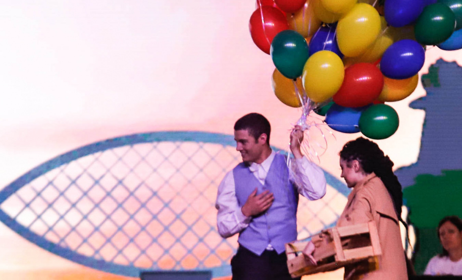 O Governo do Estado e a Federação da Agricultura do Estado do Paraná (Faep) renovaram nesta segunda-feira (21) o convênio para o programa Agrinho nas escolas estaduais do Paraná. O programa leva a escolas das redes públicas municipal e estadual atividades e materiais pedagógicos que tratam da preservação do meio ambiente, despertar da consciência de cidadania e questões que envolvem saúde e qualidade de vida.