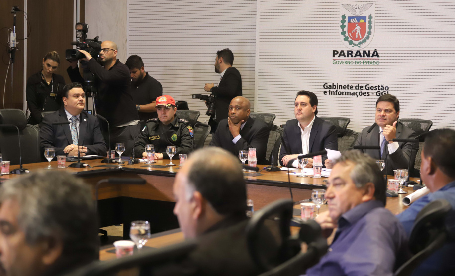 O governador Carlos Massa Ratinho Junior e o secretário de Infraestrutura e Logística, Sandro Alex, divulgaram nesta segunda-feira (21), quais as obras aprovadas pelo Governo do Estado para serem realizadas com os recursos do acordo de leniência firmado entre a concessionária Rodonorte e o Ministério Público Federal (MPF)