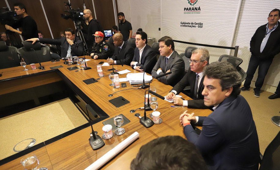 O governador Carlos Massa Ratinho Junior e o secretário de Infraestrutura e Logística, Sandro Alex, divulgaram nesta segunda-feira (21), quais as obras aprovadas pelo Governo do Estado para serem realizadas com os recursos do acordo de leniência firmado entre a concessionária Rodonorte e o Ministério Público Federal (MPF)