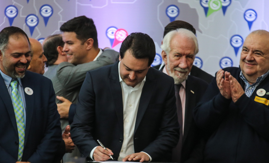 O governador Carlos Massa Ratinho Junior anuncia nesta segunda-feira (21) a liberação de R$ 50 milhões para ações da área da saúde. Curitiba, 21/10/2019 - Foto: Geraldo Bubniak/AEN